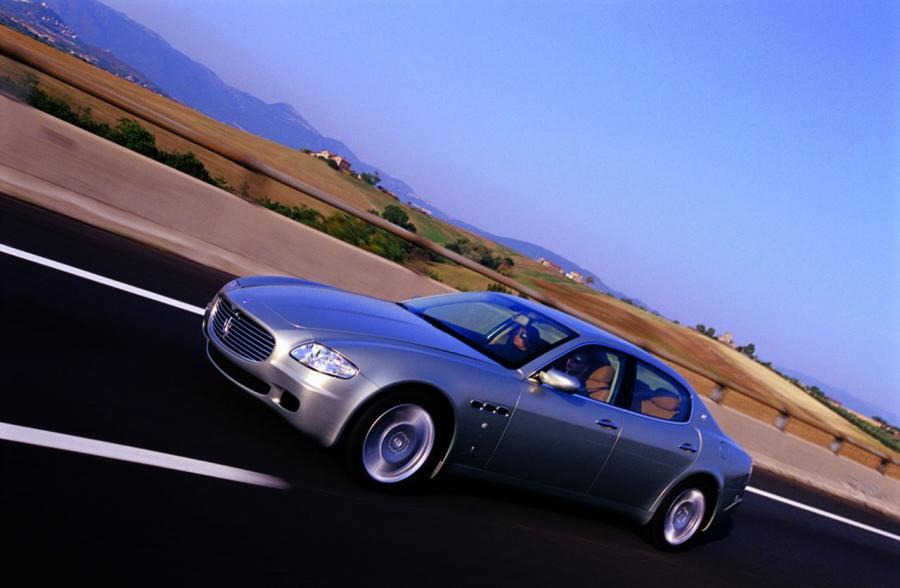  Maserati Quattroporte 2004 года  (фото 36 из 67)